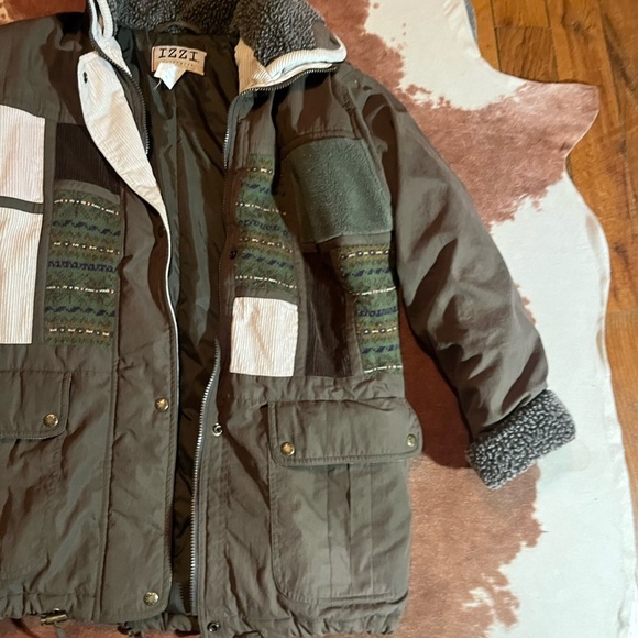 Izzi Outwear coat vintage 
size small can also fit a medium! - Picture 5 of 9